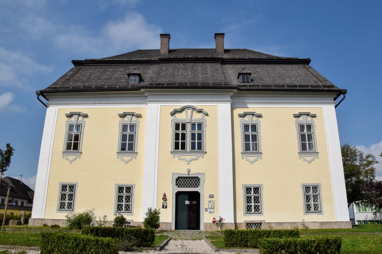 Bibliotheksgebäude von außen